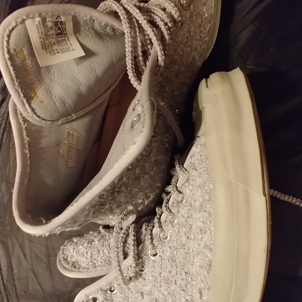 Converse Bunney sneakers sz8.5 men's / sz.10 women